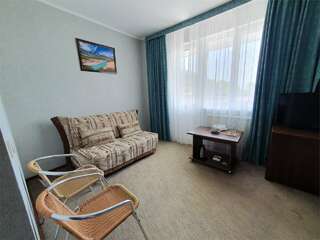 Гостиница Черноморье Небуг Комфорт с балконом первой категории-2